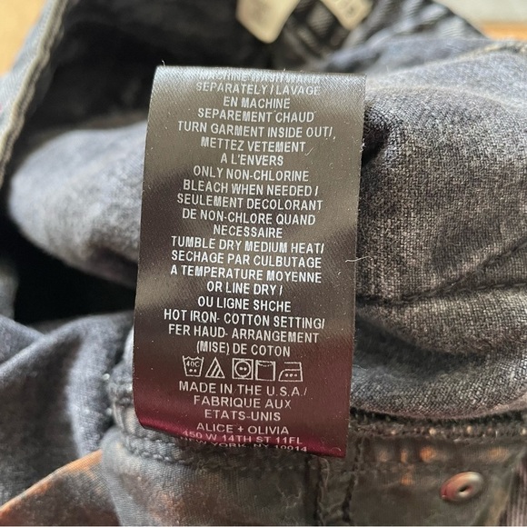 Alice and Olivia Justeen Acid Wash Black Denim High Rise Cuff Jean Shorts EUC 30 - Picture 8 of 9